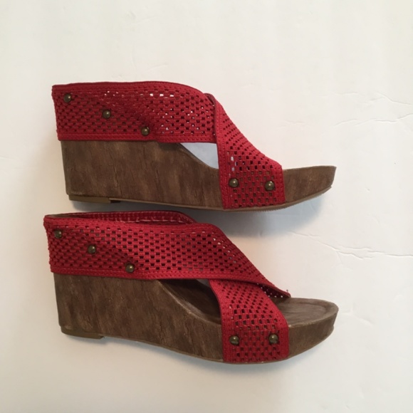 C Est. 1946 Platform Wedges Maroon Size 10 NWT - Picture 2 of 5